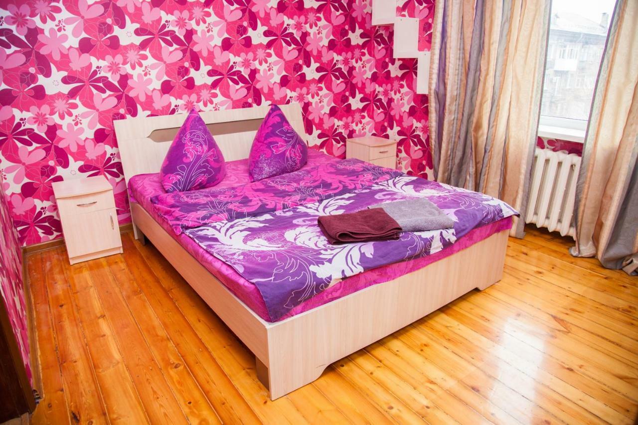Apartment On Stalevariv Street 7 Zaporizhia Exterior foto